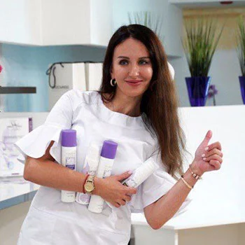 Косметолог салона красоты МОНИКА