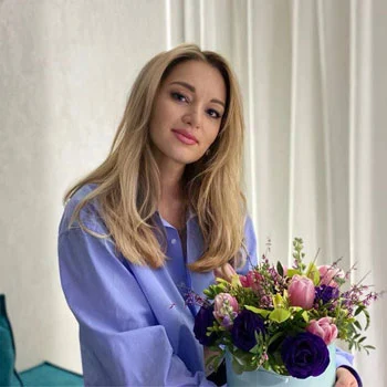 Косметолог салона красоты