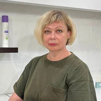 Визажист салона красоты